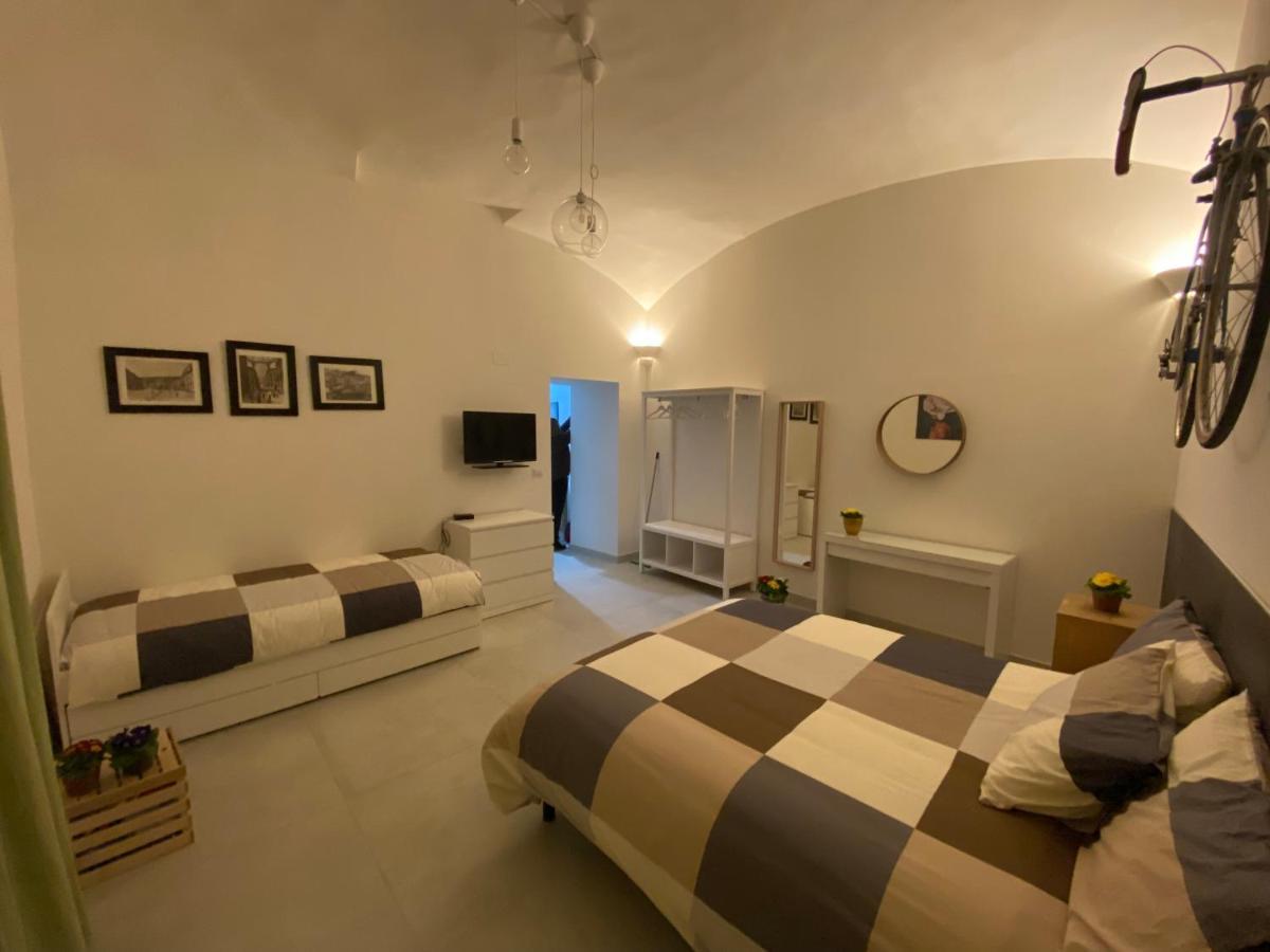 Casa Falo' Napels Buitenkant foto