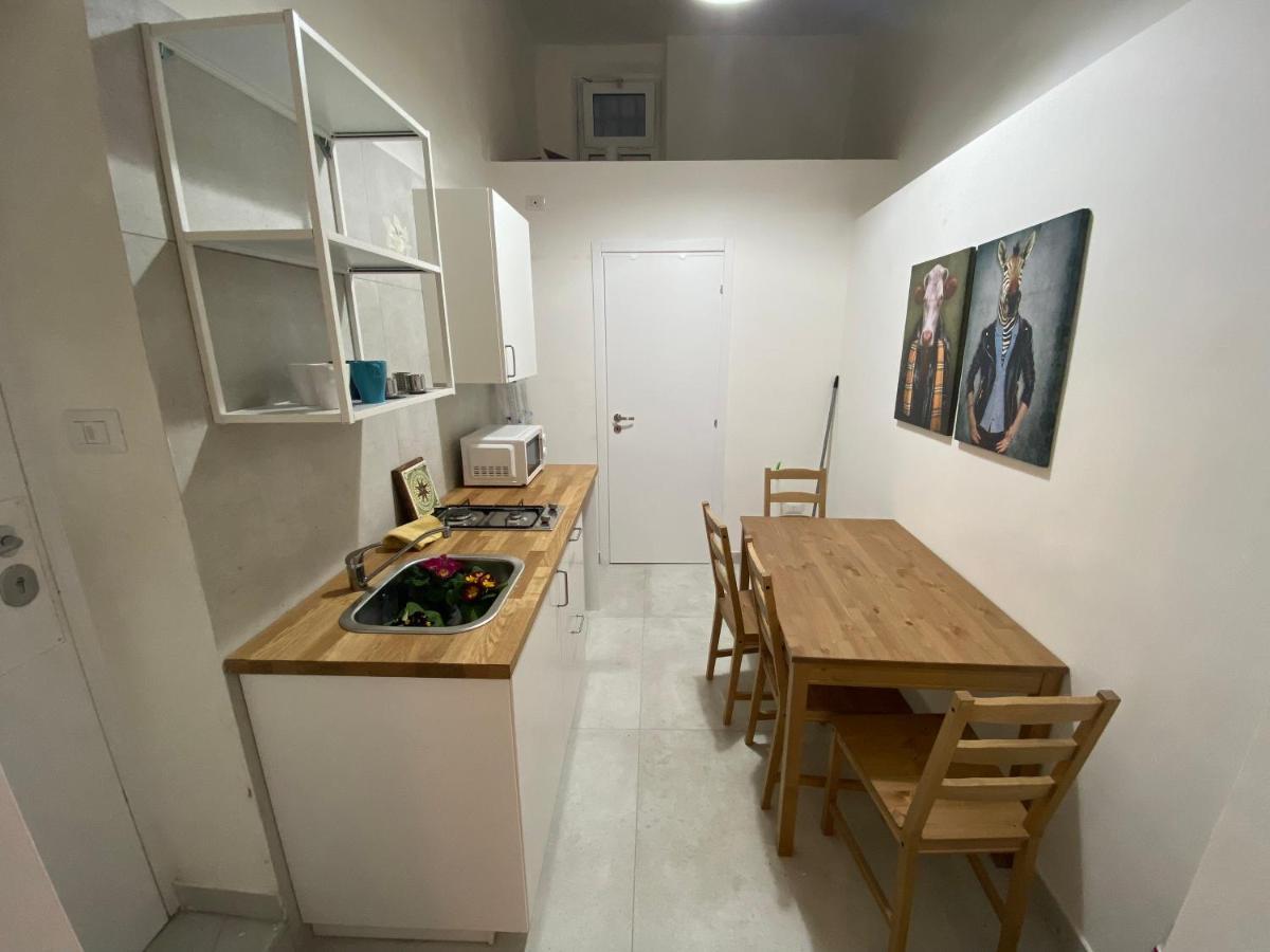 Casa Falo' Napels Buitenkant foto