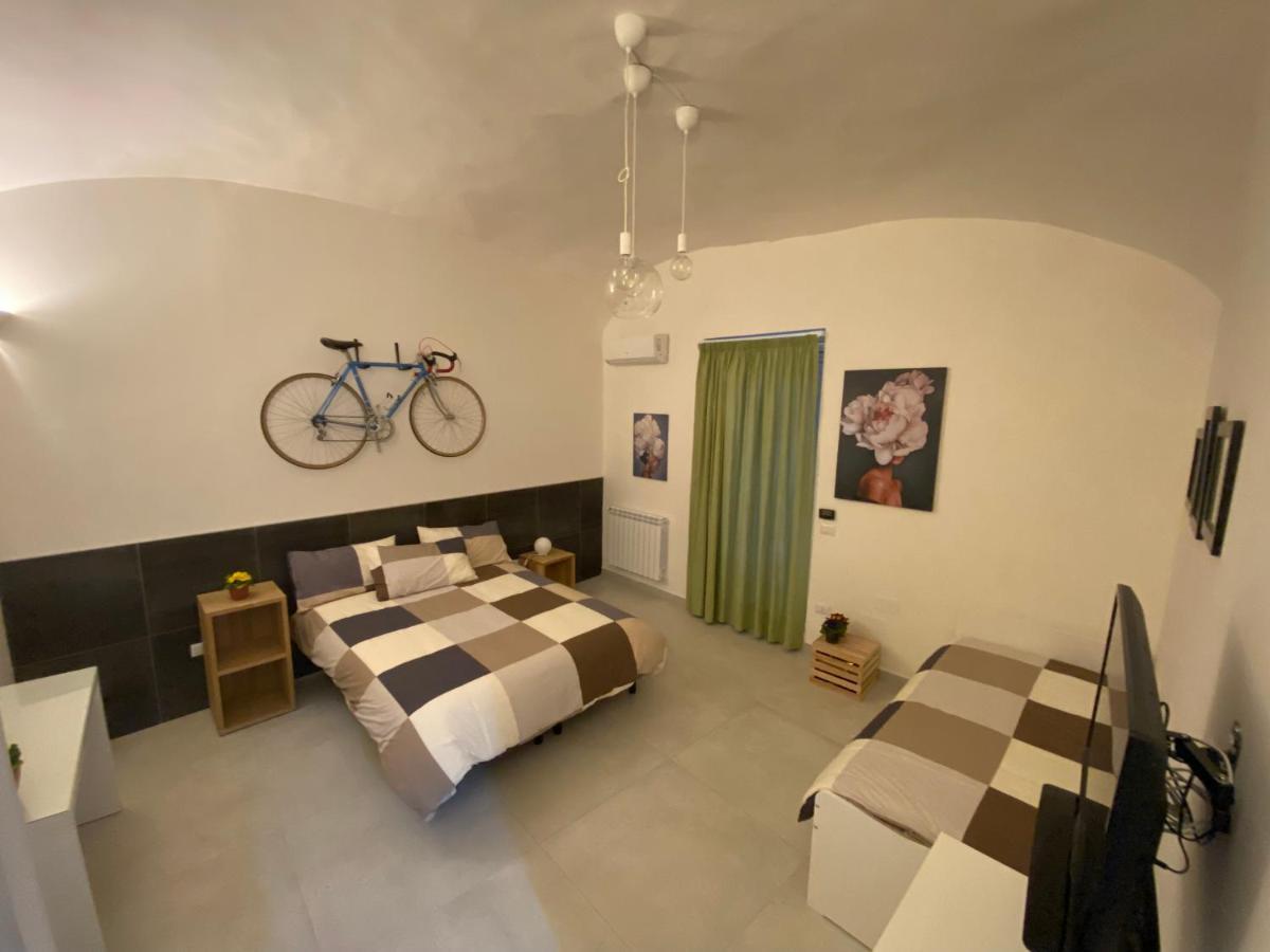Casa Falo' Napels Buitenkant foto